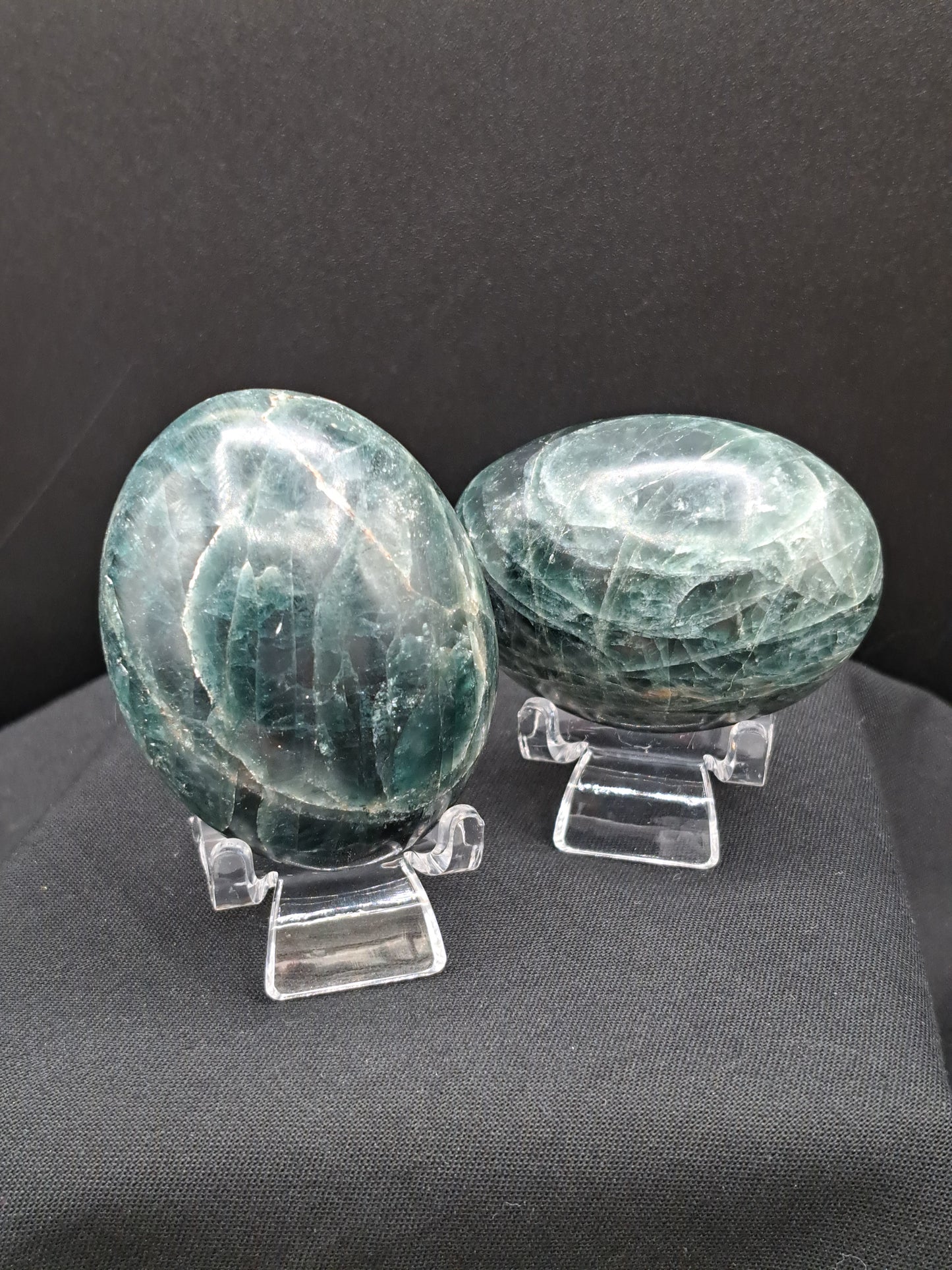 Green Apatite Palm Stone - Intuitive Pick