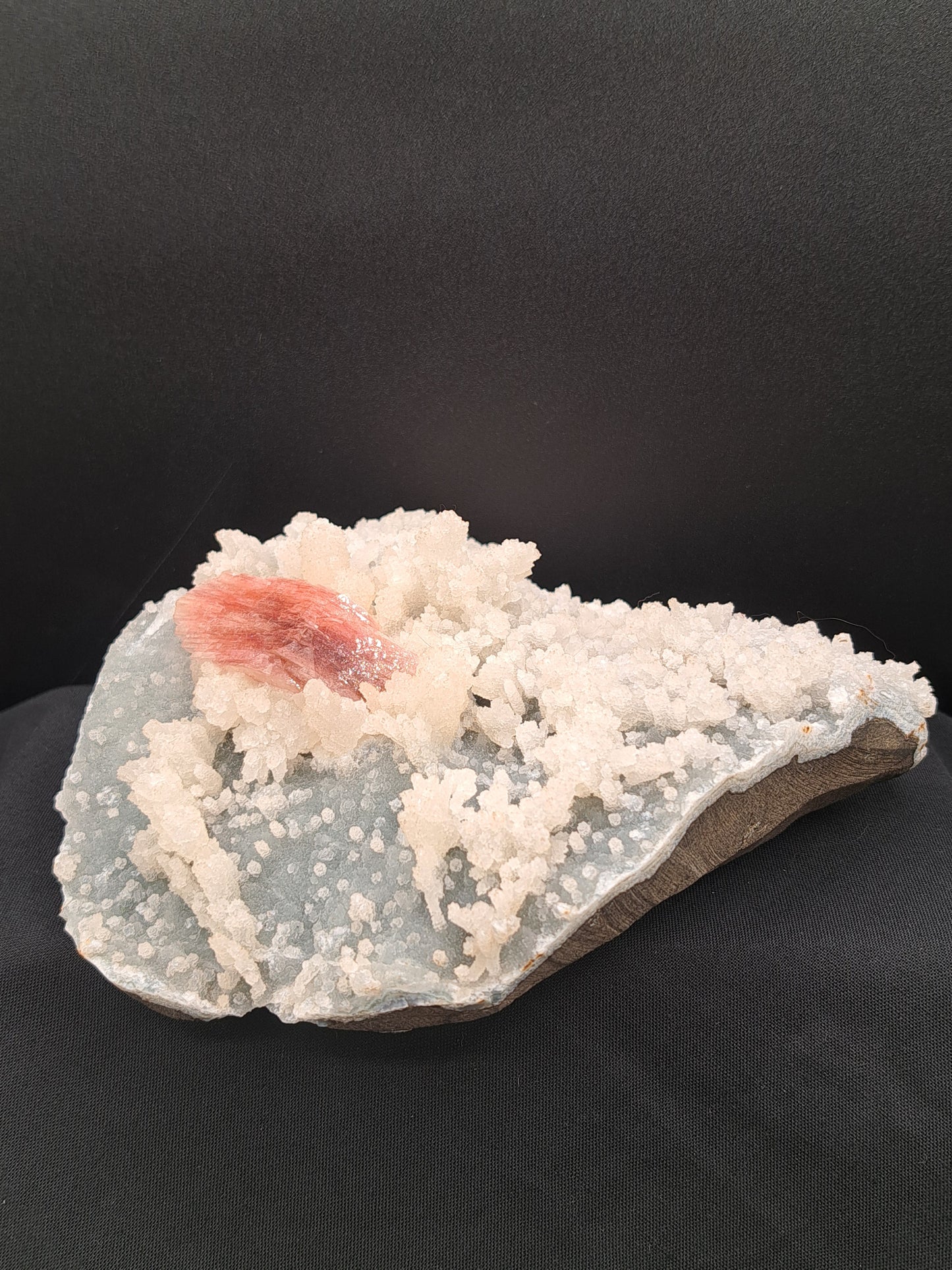 Heulandite and Apophyllite on Blue Calcedony