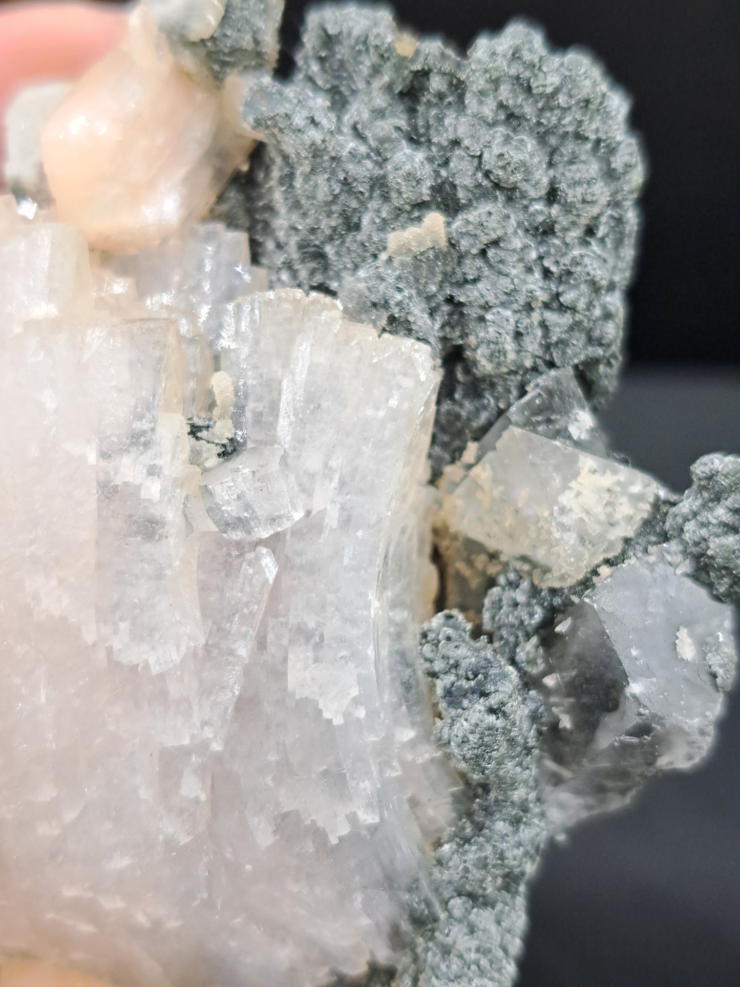 Heulandite Bowtie with Peach Stilbite