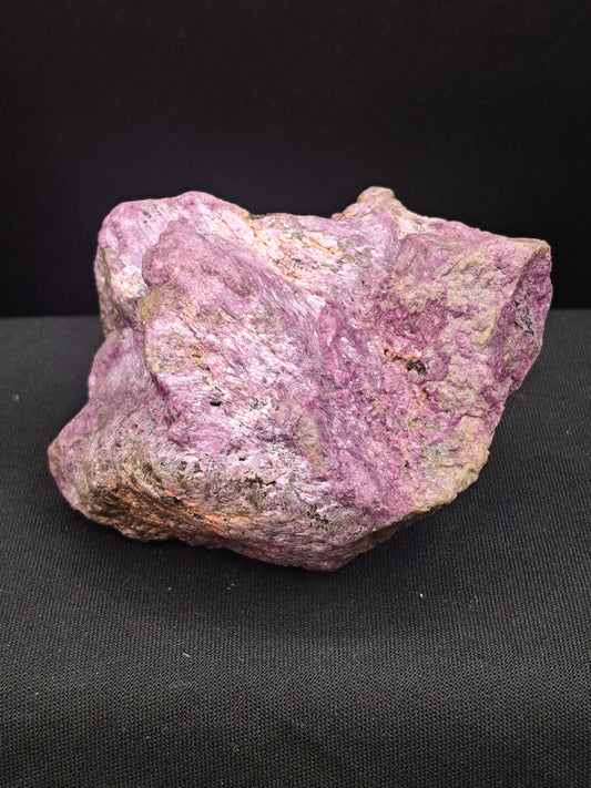 Stichtite and Serpentine "Atlantisite"