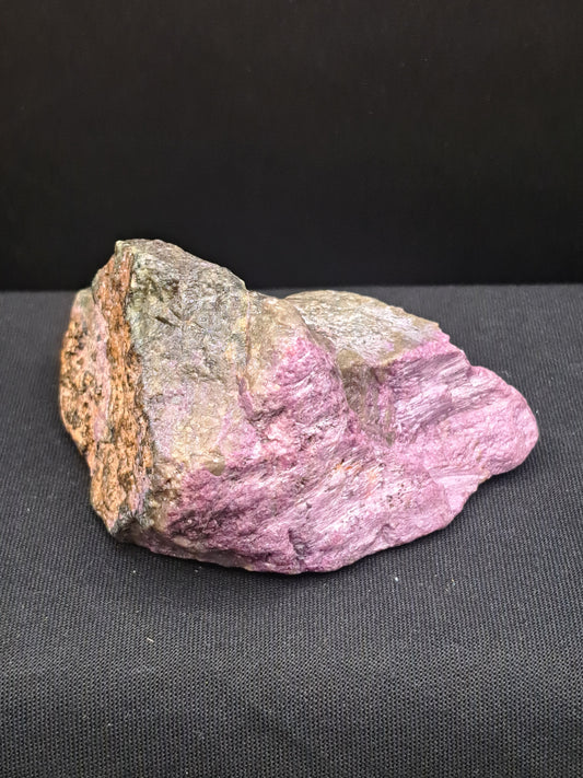 Stichtite and Serpentine "Atlantisite"