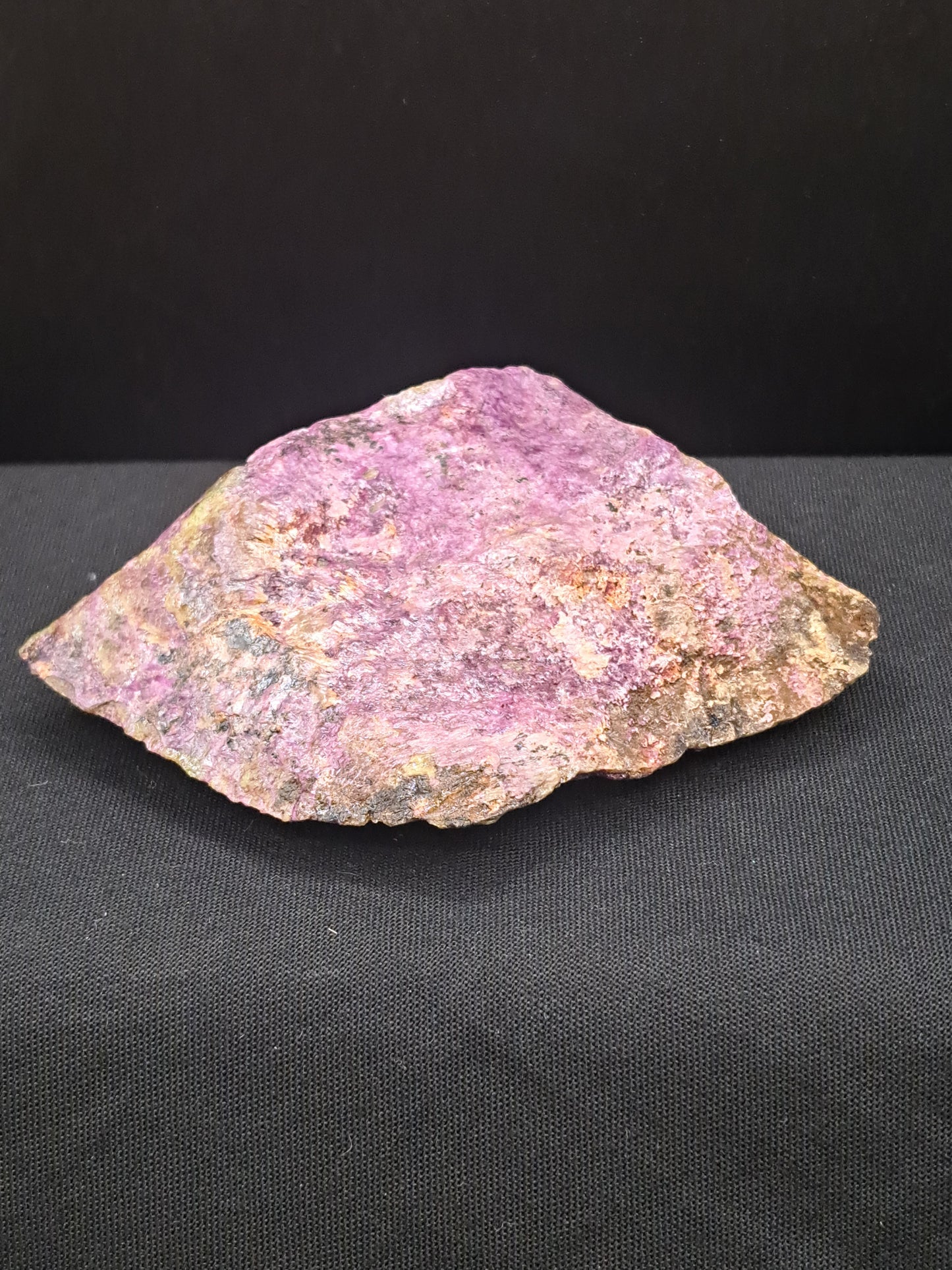 Stichtite and Serpentine "Atlantisite"