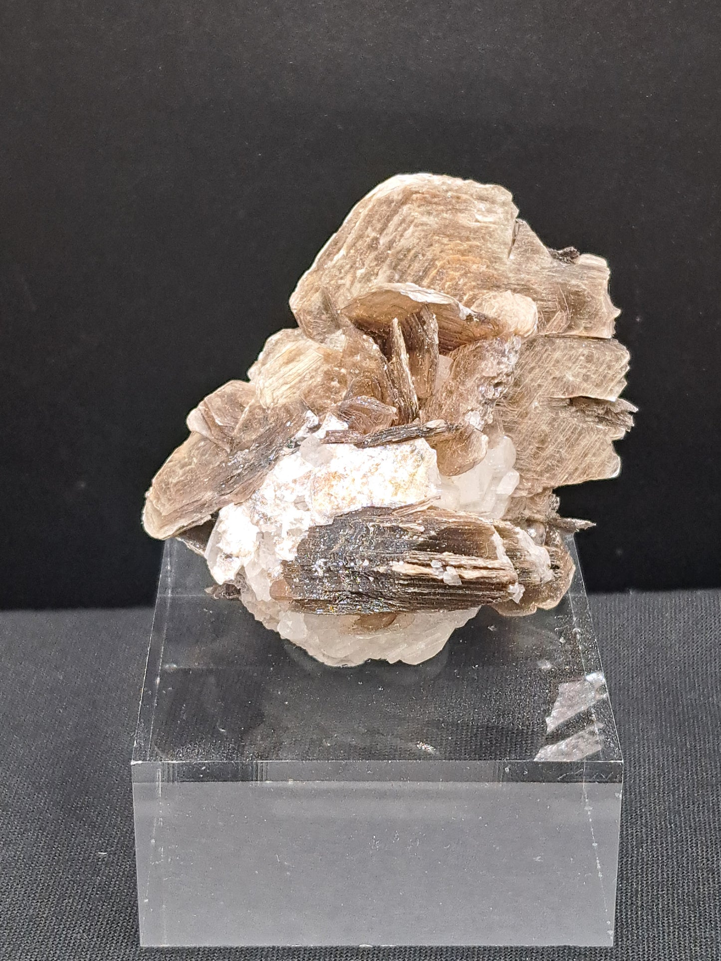 Muscovite With Cleavlandite